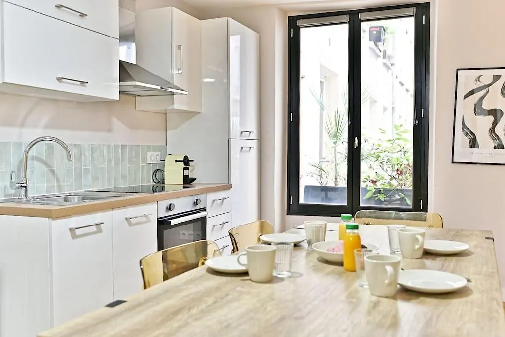 3 2eme - Iii Appartement *