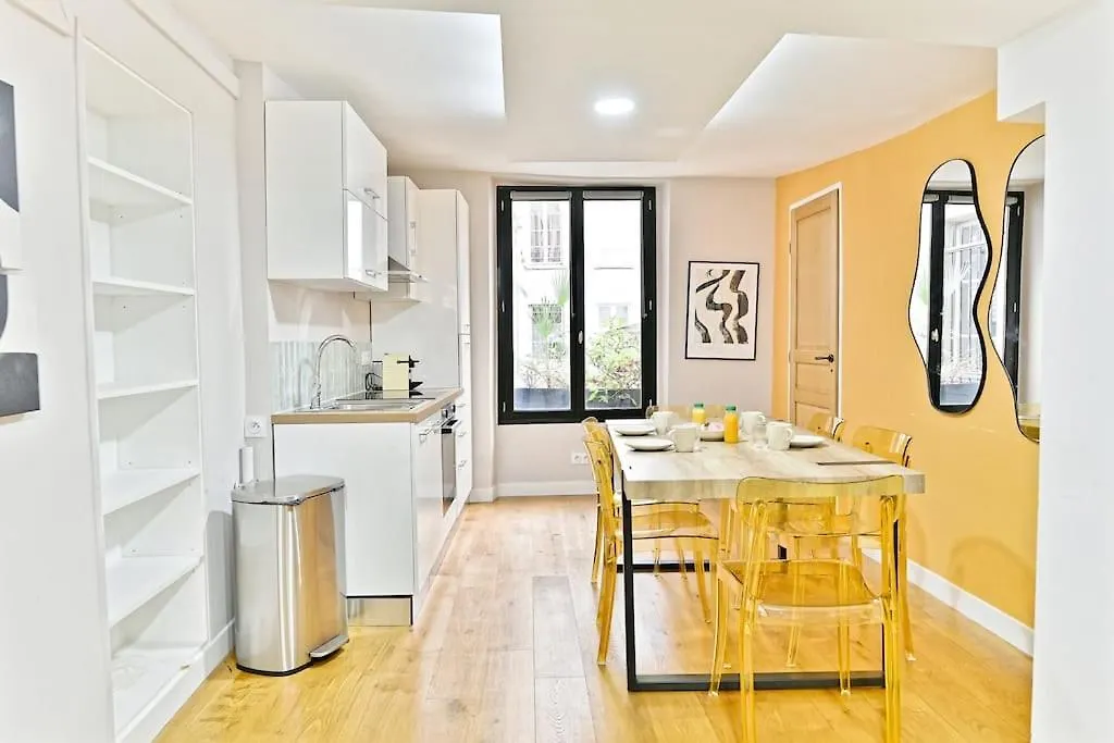3 2eme - Iii Apartment *