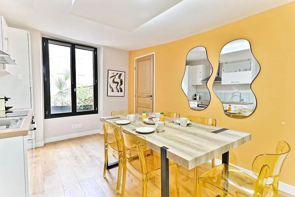 3 2eme - Iii Appartement *